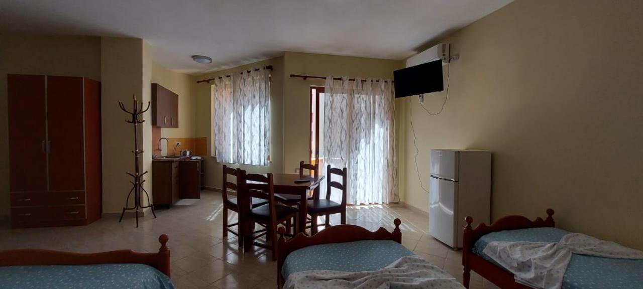 Rigandi Apartment Durres Bagian luar foto